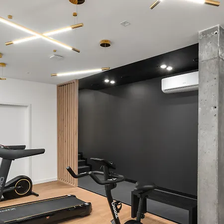 Saint Martin By Y3 Hotels, Old Town With Wellness بوزنان